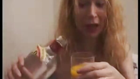 युवा सुनहरे बालों वीडियो में सेक्सी पिक्चर वाली भयानक स्तन के साथ हो रही है घुसना बेतहाशा