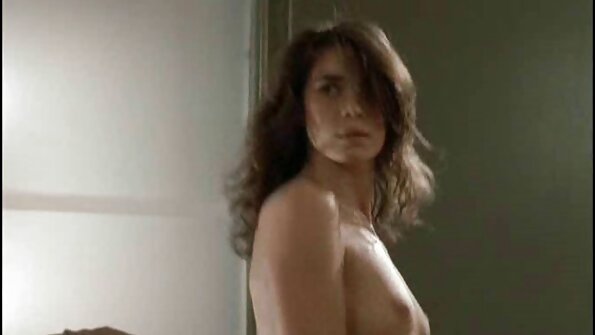 पेटिट ब्रुनेट सेक्सी पिक्चर वीडियो में महिला हो जाता है उसकी गॉर्जियस भट्ठा घुसा
